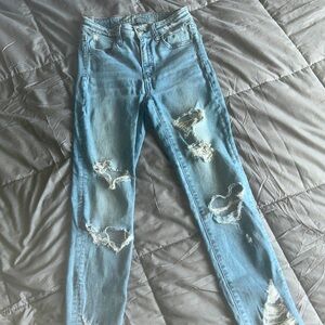 American Eagle ripped supper stretchy denim